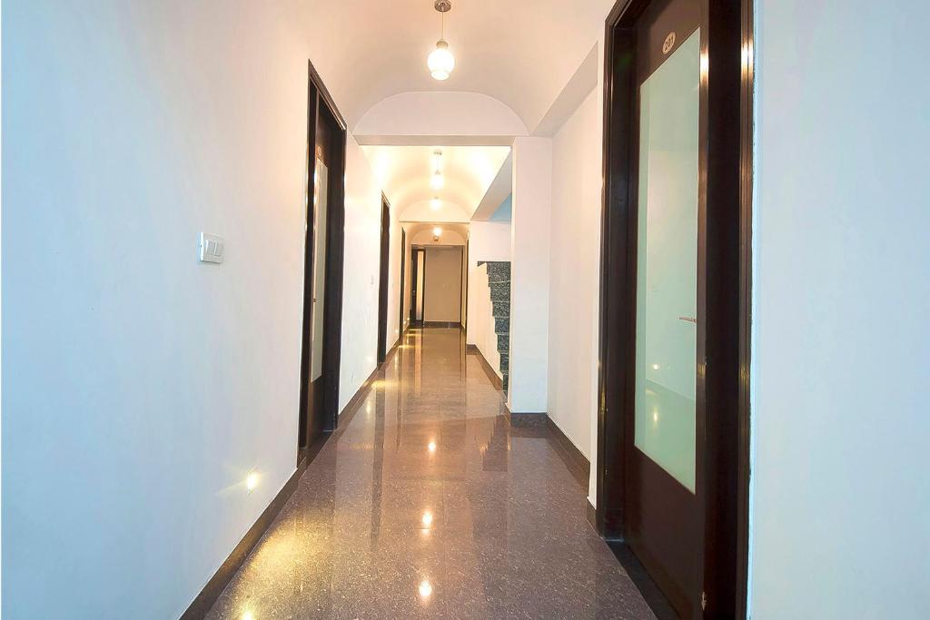 Hotel Smart Inn Near Delhi Airport,A 209 N H 8 Mahipalpur,4 star