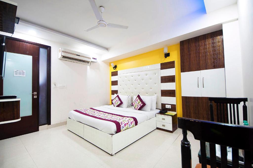 Hotel Smart Inn Near Delhi Airport,A 209 N H 8 Mahipalpur,4 star