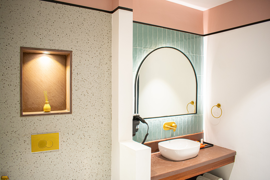 the sierra by the lake