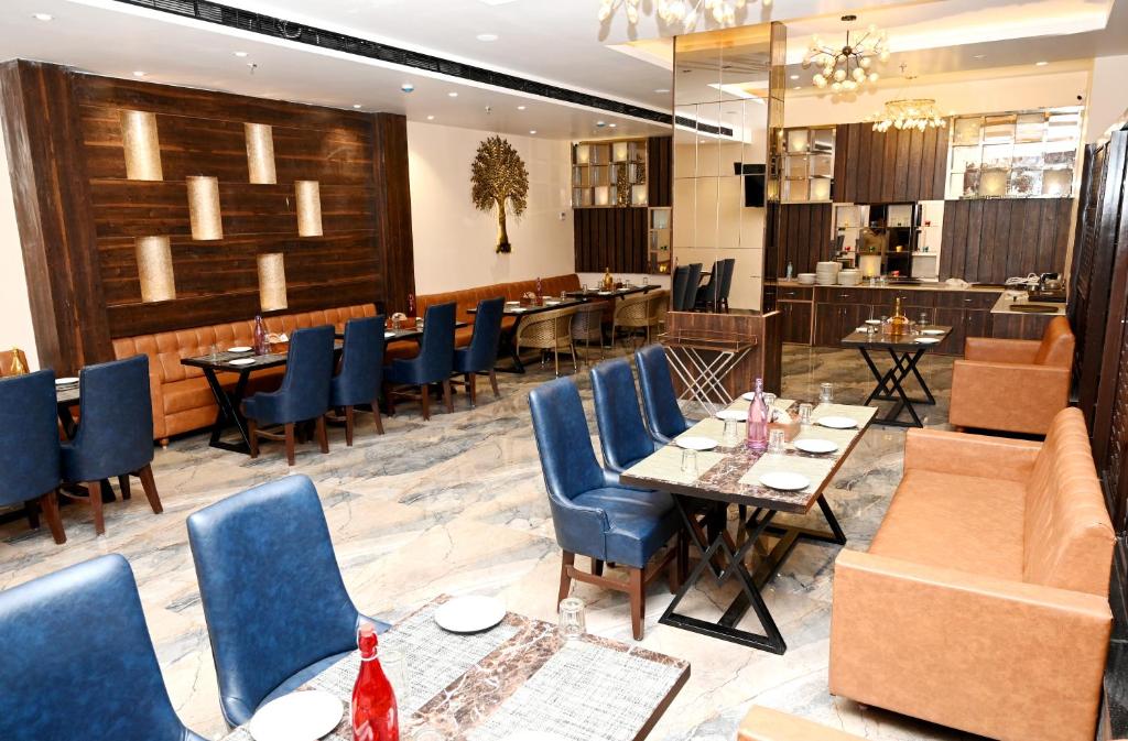 Hotel Pradeep Star Inn,Airport Road, In Front Of Indian Oil Petrol Pump, Mohaddipur Gorakhpur,3 star