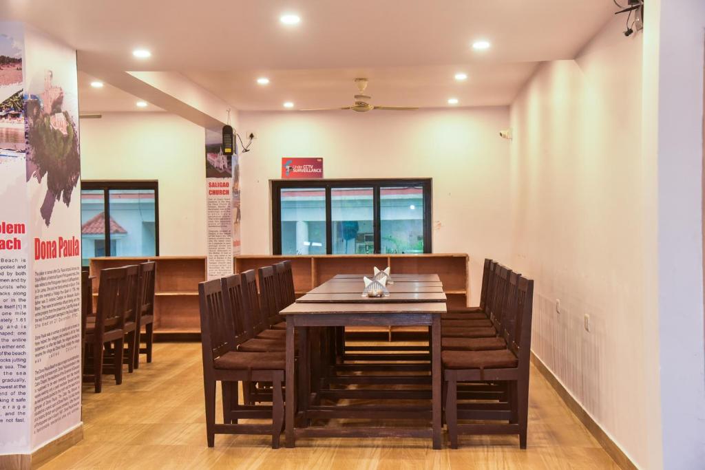 candolim grande resort