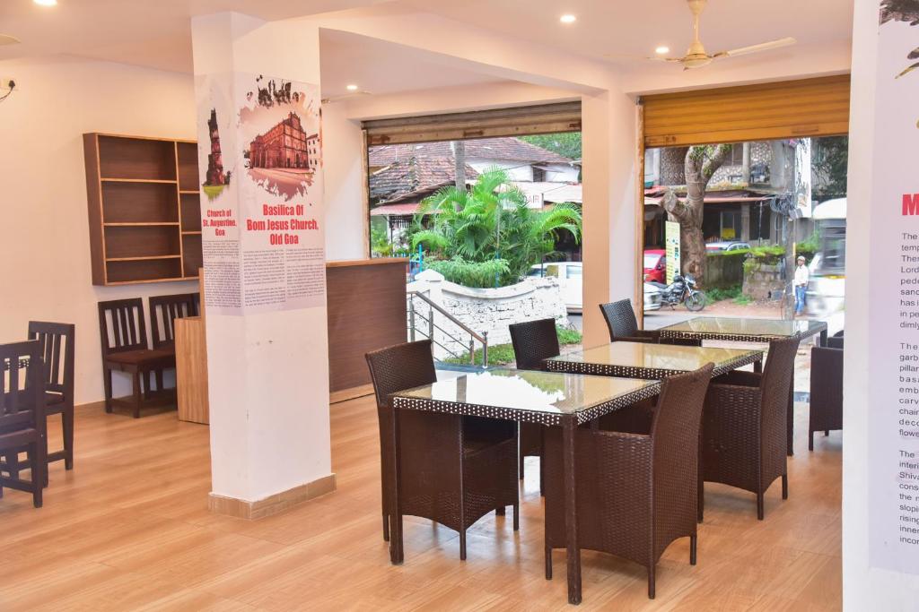 candolim grande resort