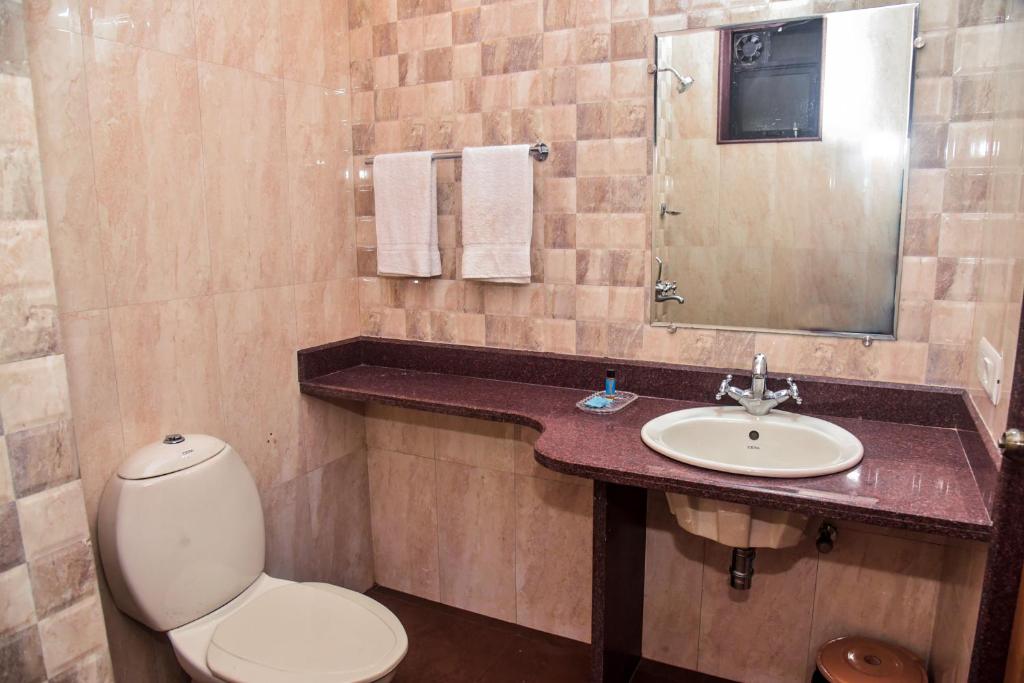 candolim grande resort