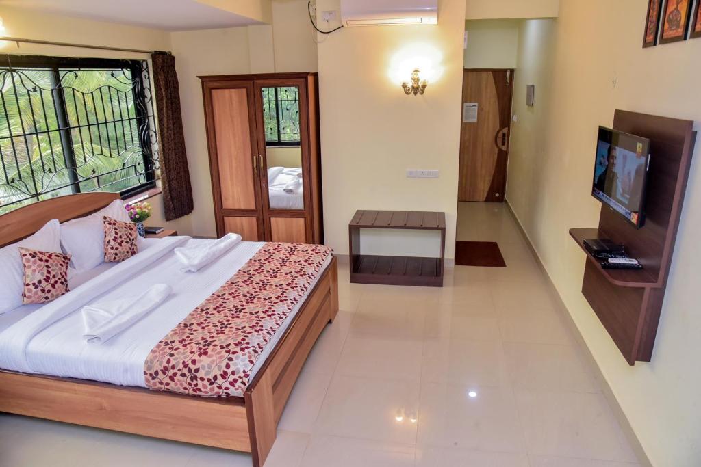 candolim grande resort