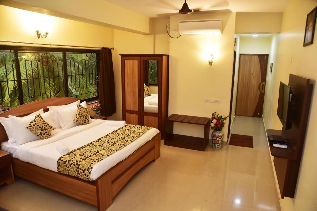 candolim grande resort