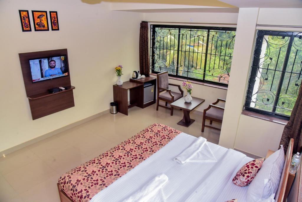 candolim grande resort