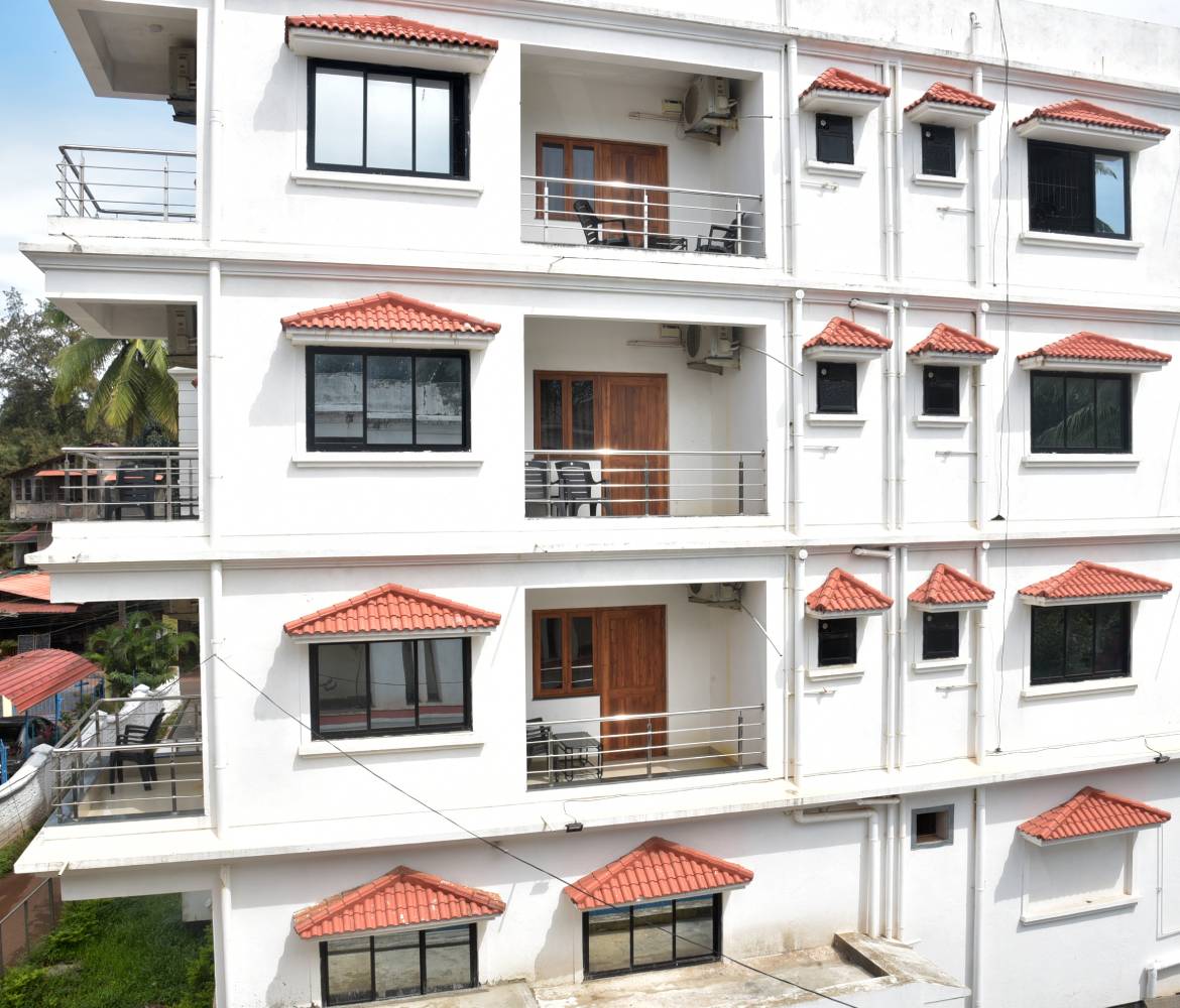 candolim grande resort