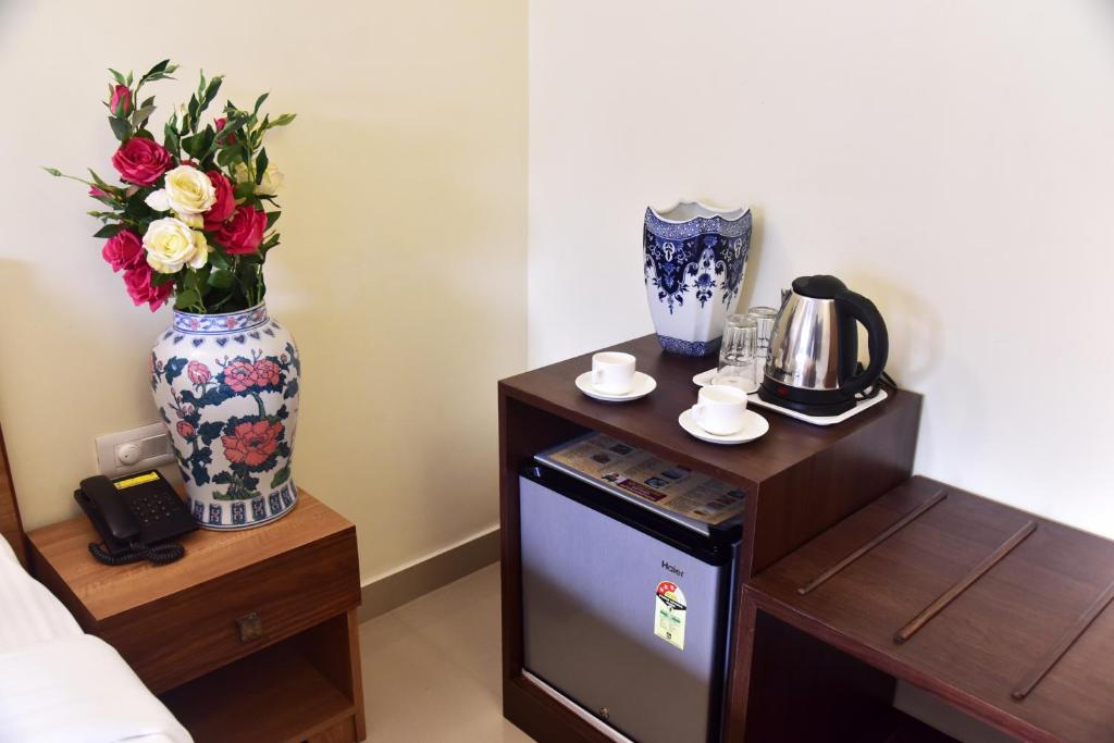 candolim grande resort