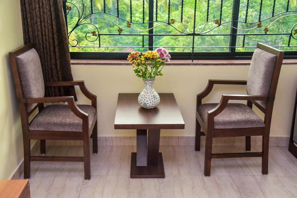 candolim grande resort