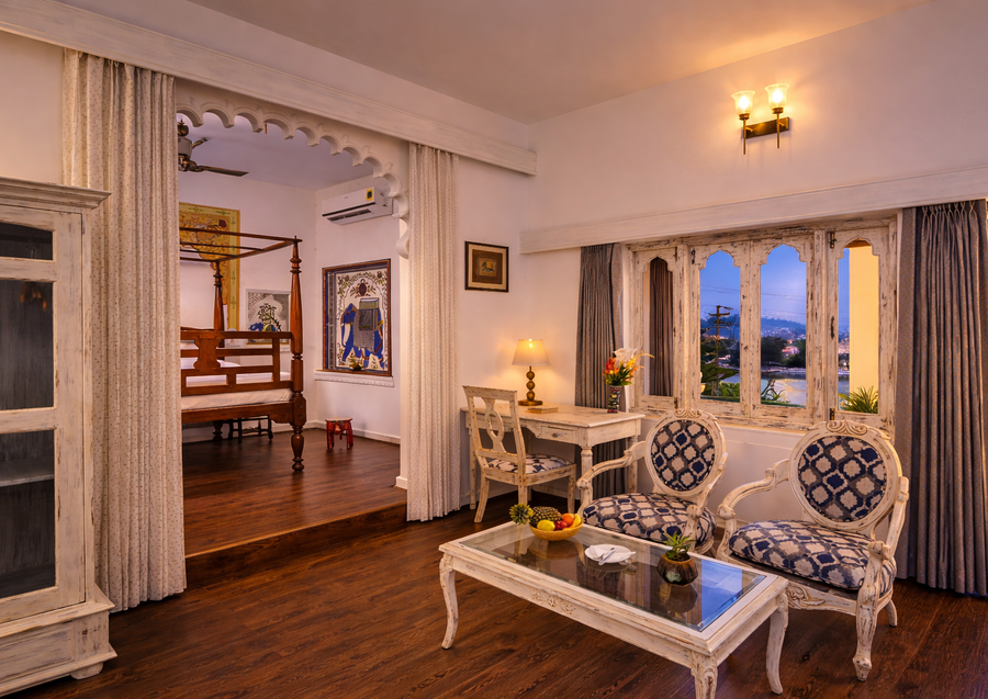 swaroop vilas lake facing boutique hotel