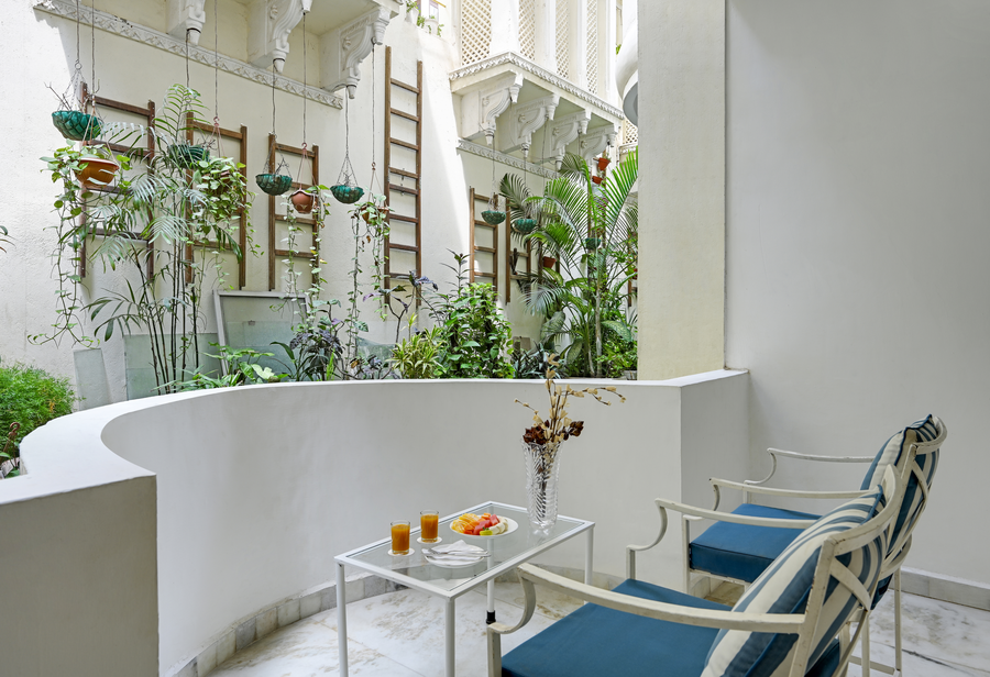 swaroop vilas lake facing boutique hotel