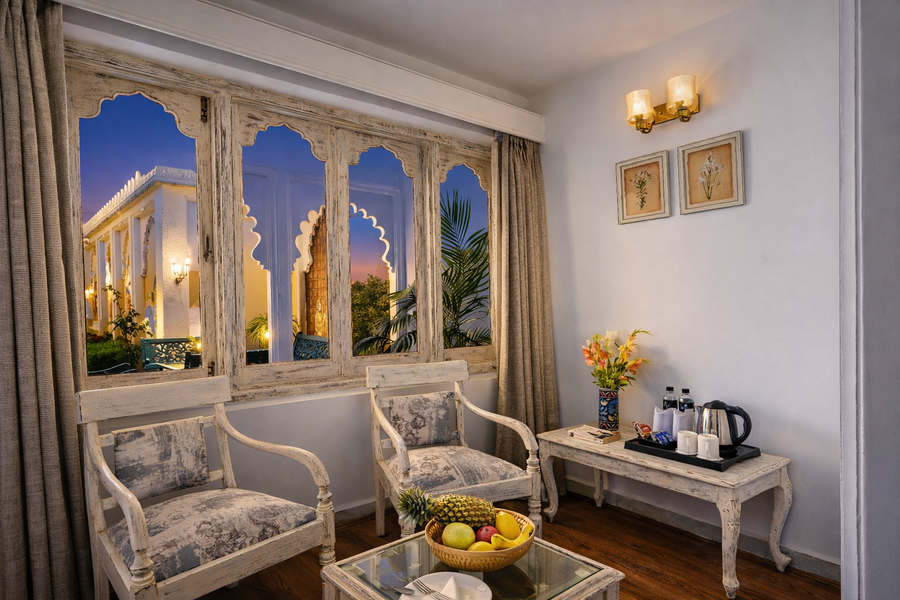 swaroop vilas lake facing boutique hotel