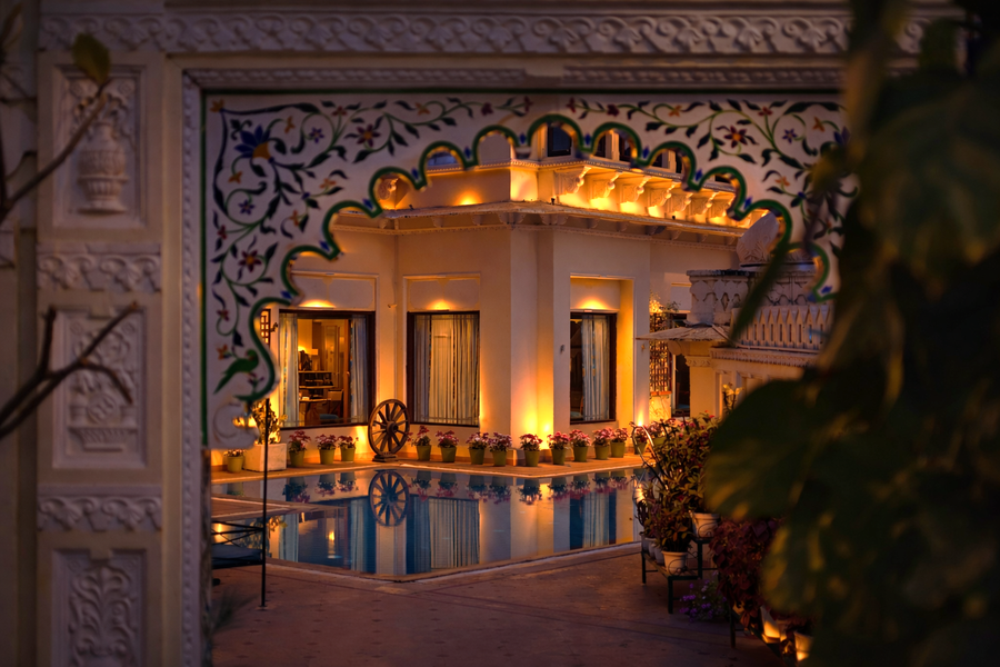 swaroop vilas lake facing boutique hotel