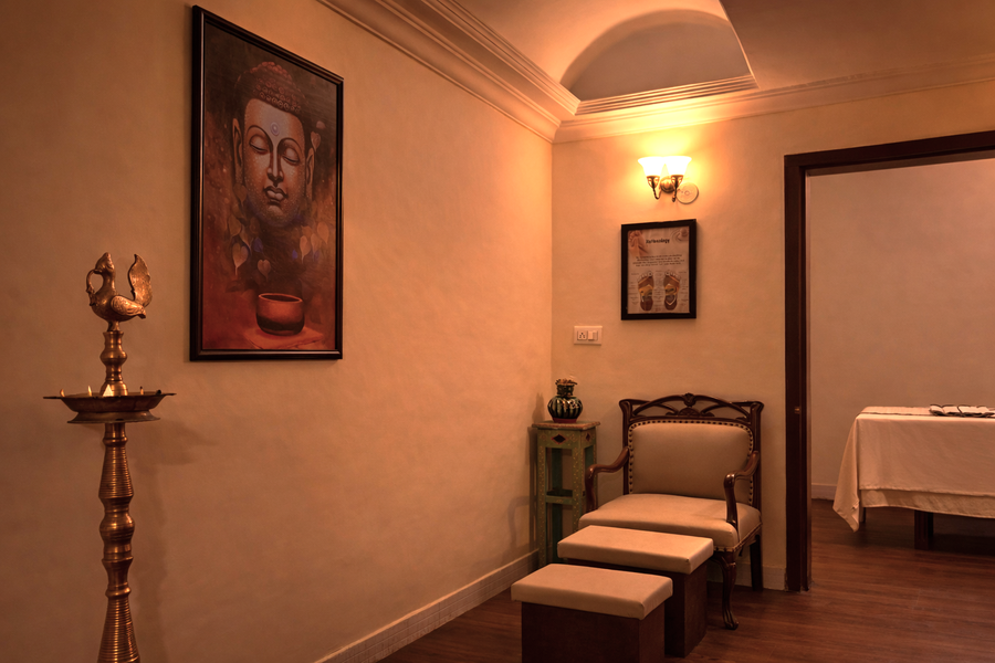 swaroop vilas lake facing boutique hotel