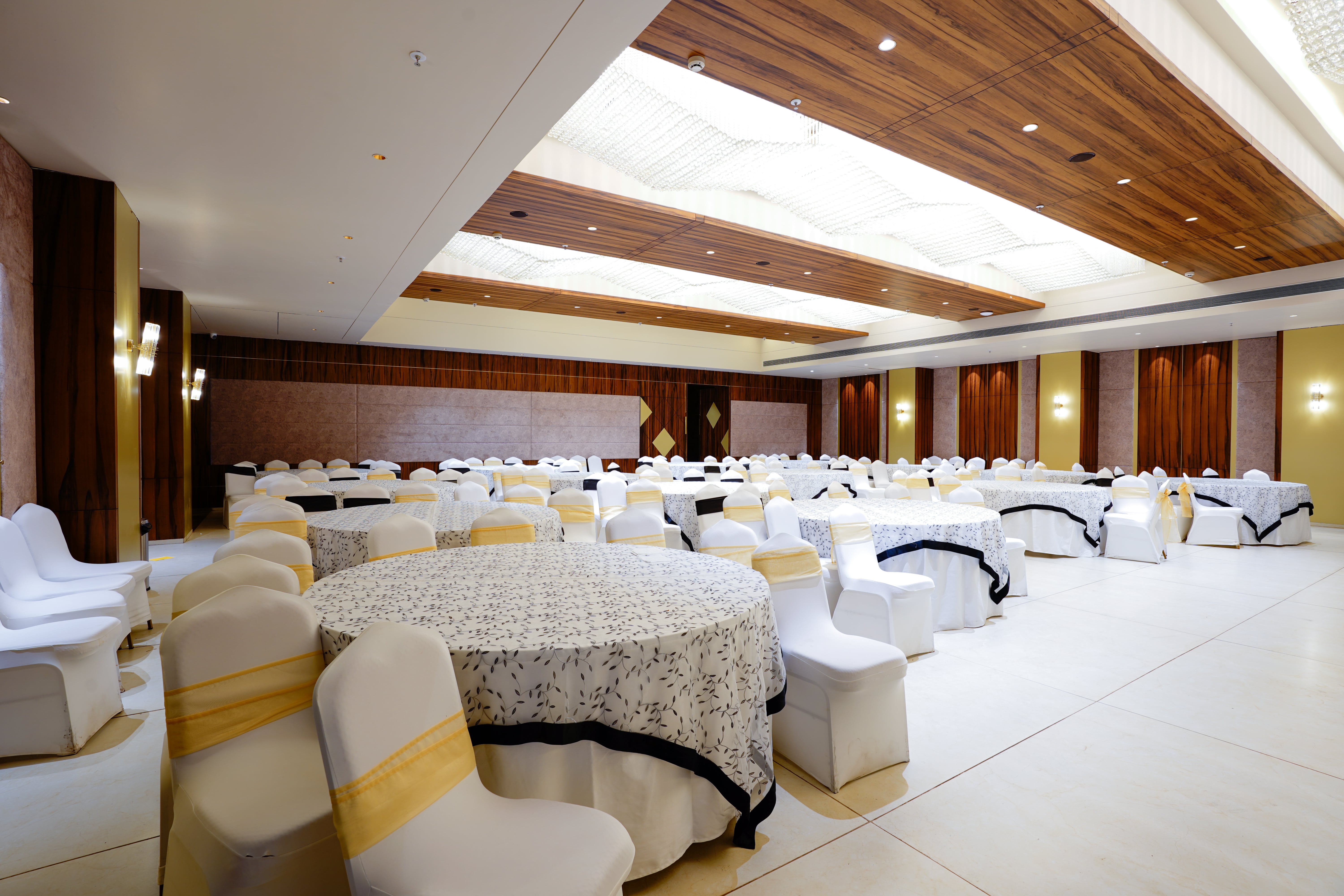 golden tulip goa