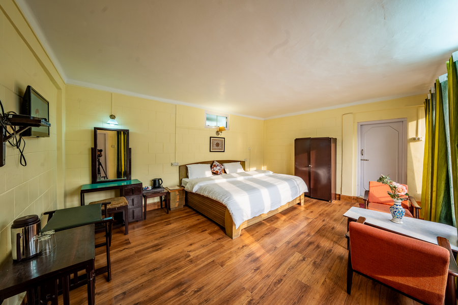 india hotel lake view mall road nainital
