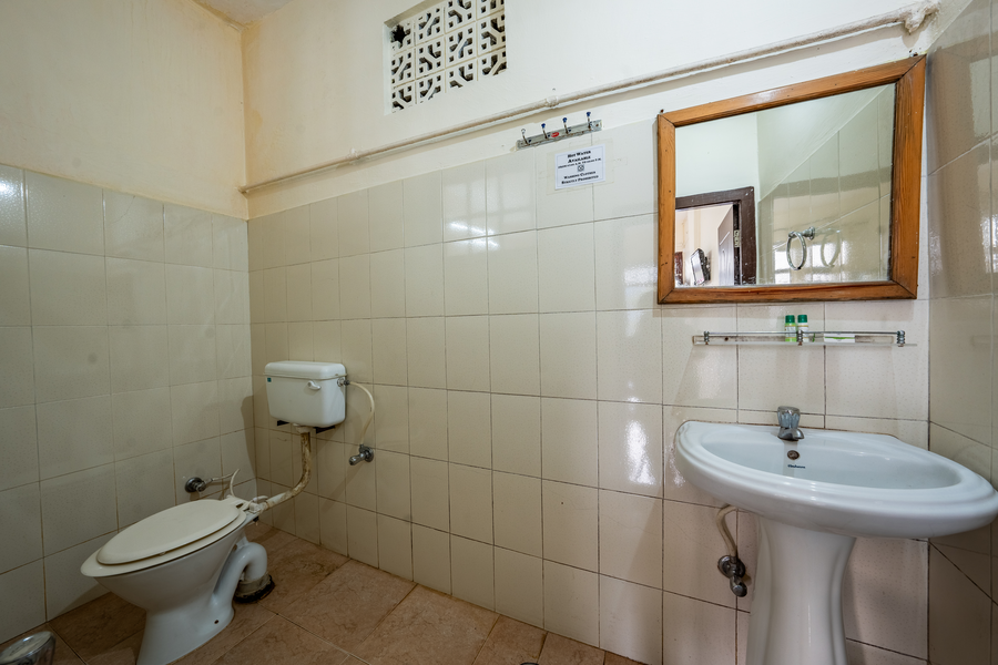india hotel lake view mall road nainital
