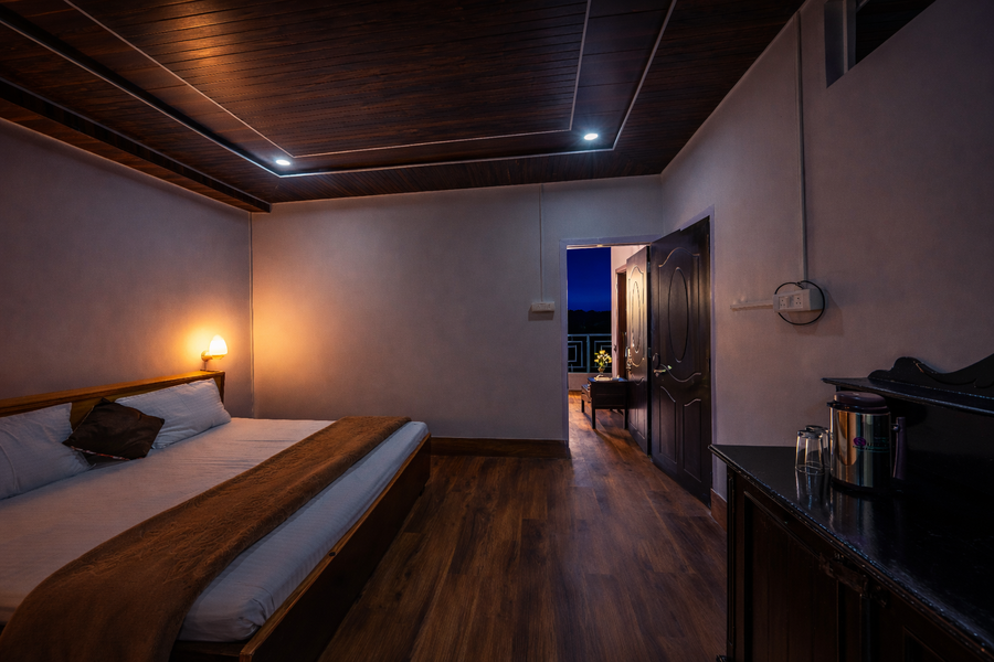 india hotel lake view mall road nainital