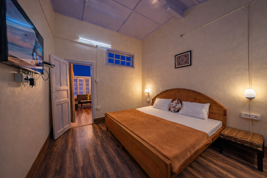 india hotel lake view mall road nainital