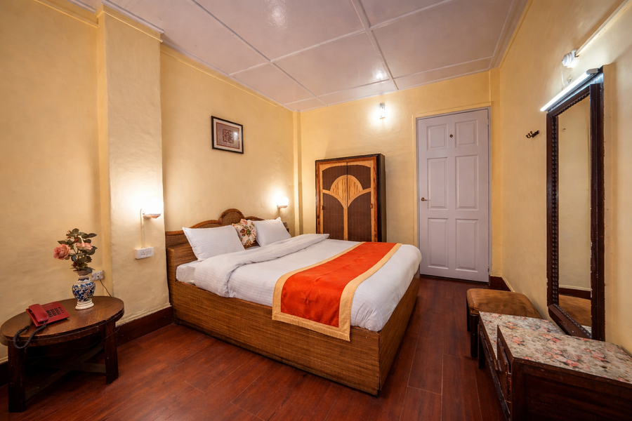 india hotel lake view mall road nainital