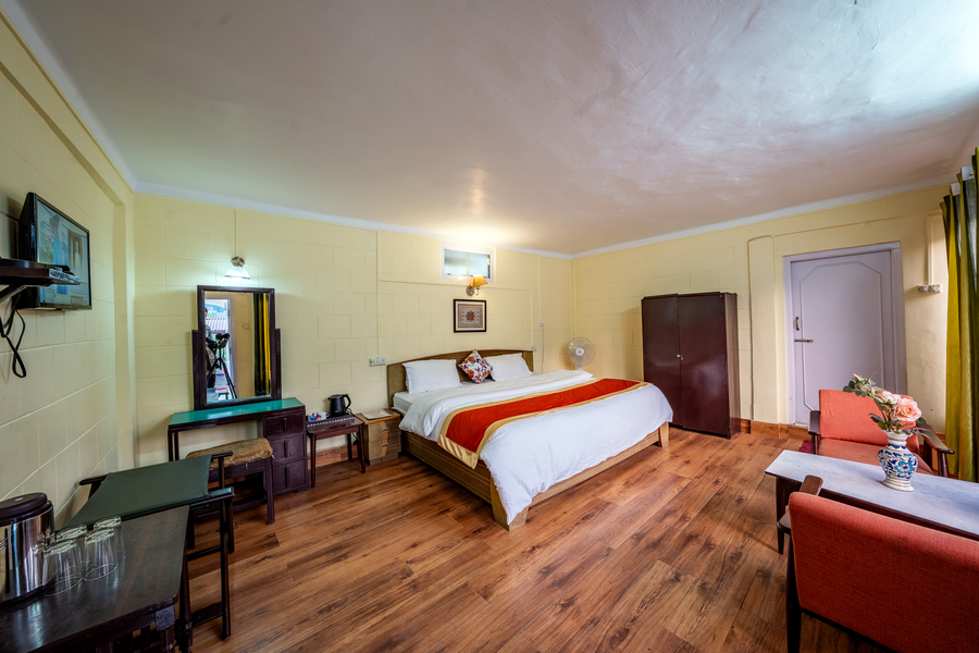 india hotel lake view mall road nainital