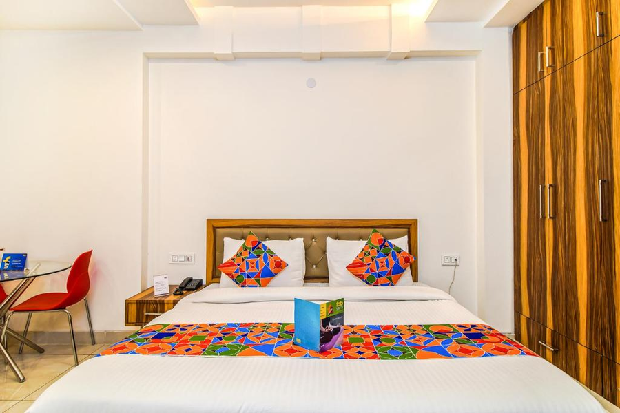 fabhotel kiara 400 meters from medanta hospital