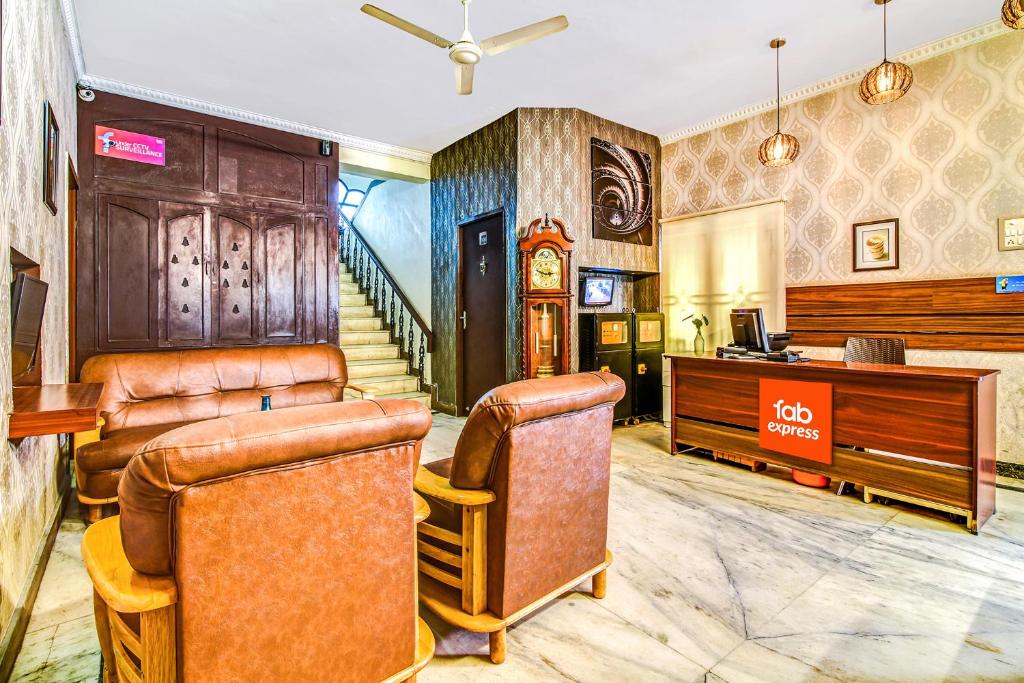 Fabexpress Nestlay Rooms,,3 star