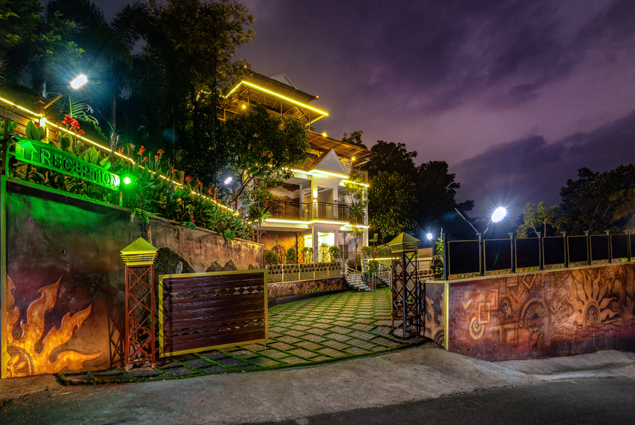 Star Emirates Luxury Resort And Spa,Ambazhachal,4 star