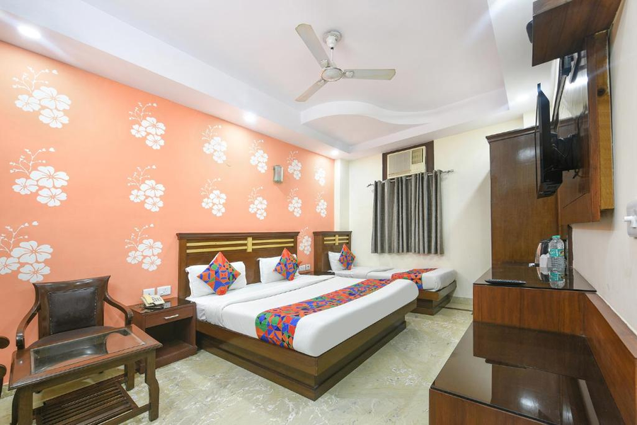 fabhotel jaggi palace karol bagh