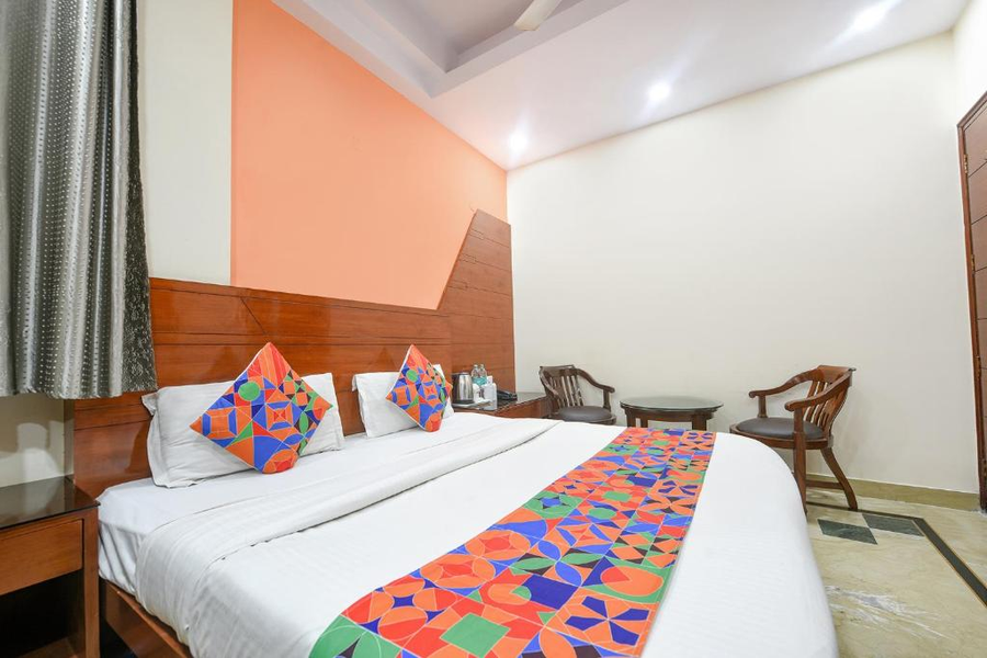 fabhotel jaggi palace karol bagh