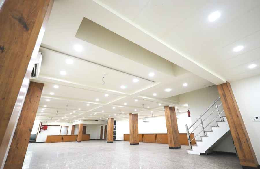 The Crown Hotel,Belanganj>>Agra,3 star