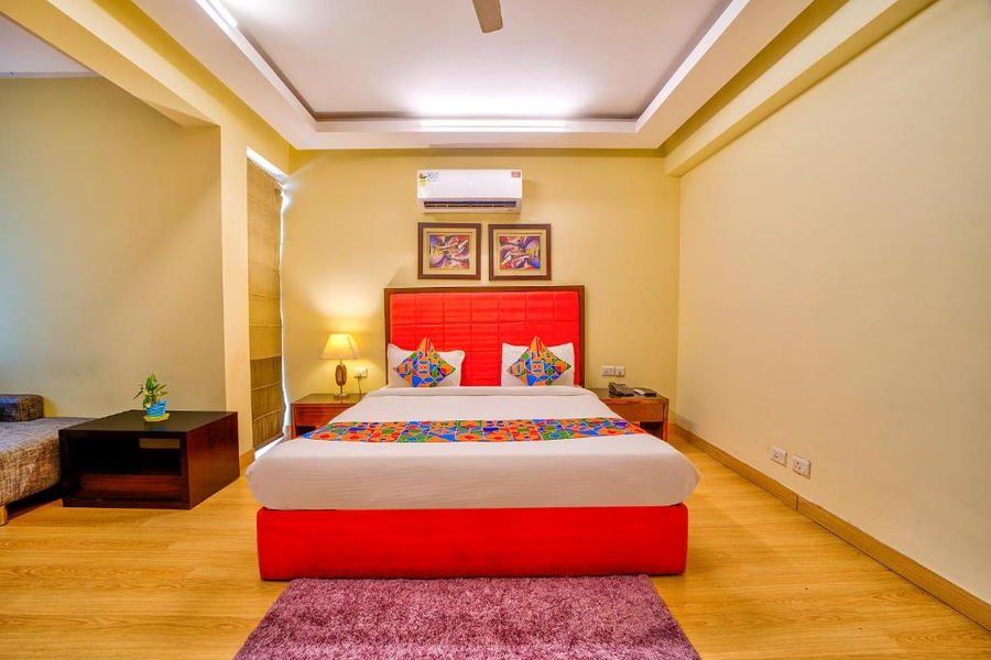 Fabhotel Rivlet,MA 63, Moulsari Ave, DLF Phase 3, Gurugram, Haryana 122002,3 star