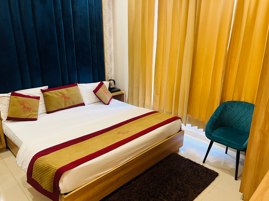 hotel diamond villa and banquet near golden temple