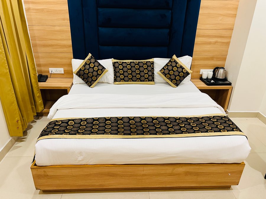 hotel diamond villa and banquet