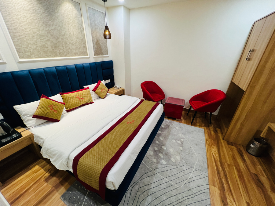 hotel diamond villa and banquet near golden temple