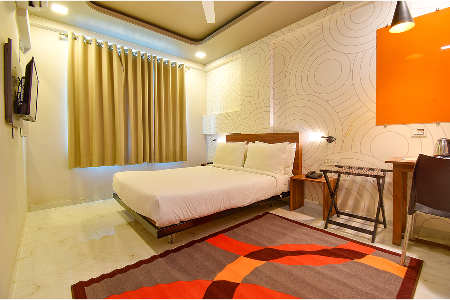 fabhotel manomay homes