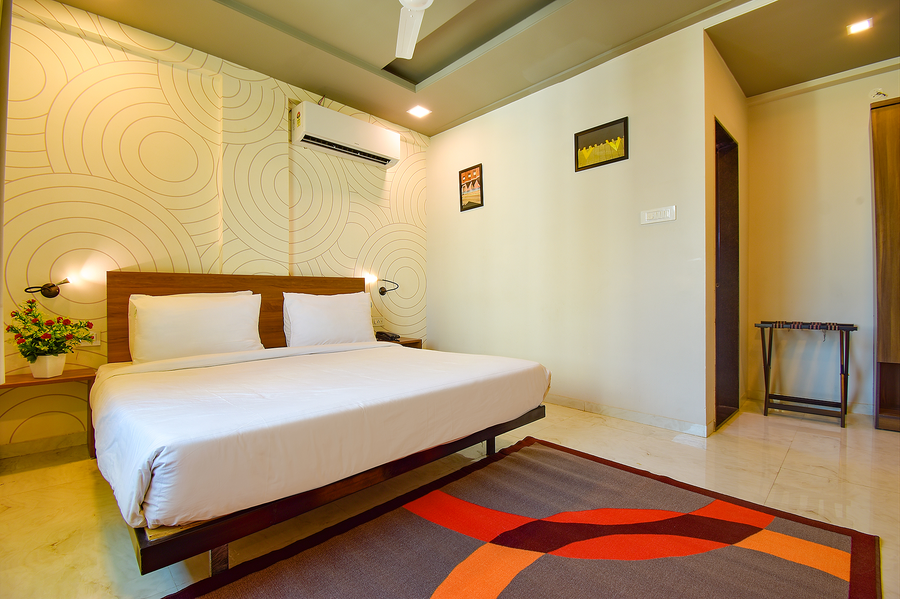 fabhotel manomay homes