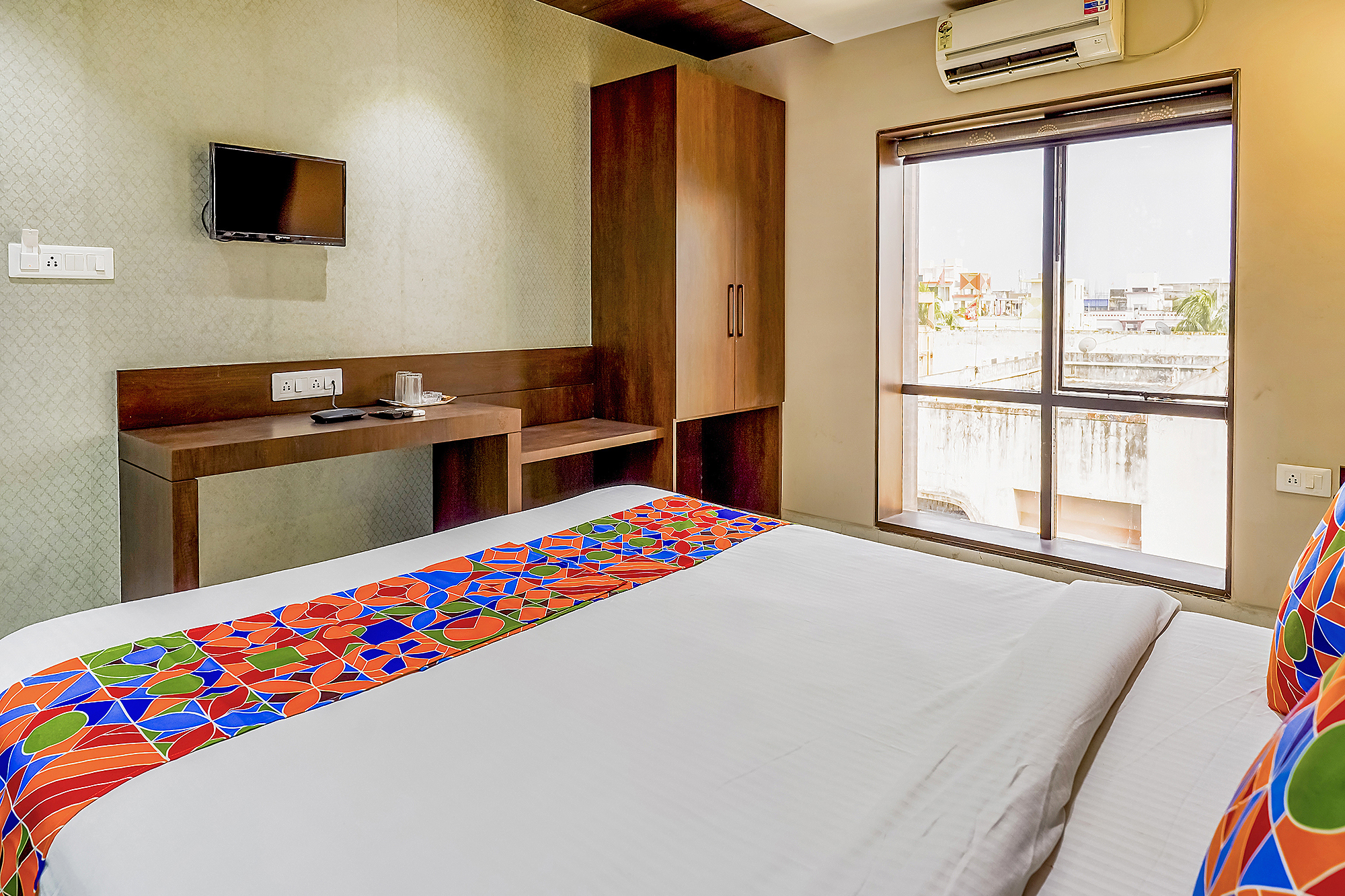 Fabhotel Eros 211,Park Circus,3 star