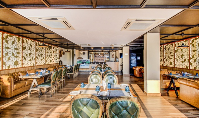 Fabhotel V Hotel Hazratganj,Hussainganj,3 star