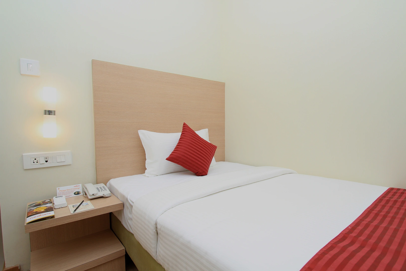 hotel la sara regent