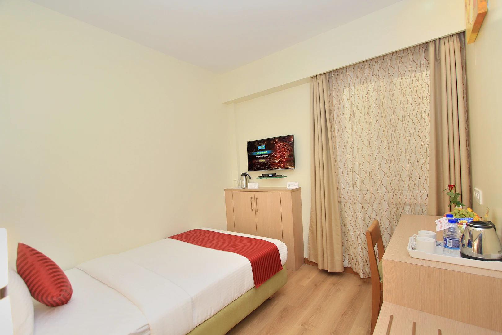 hotel la sara regent