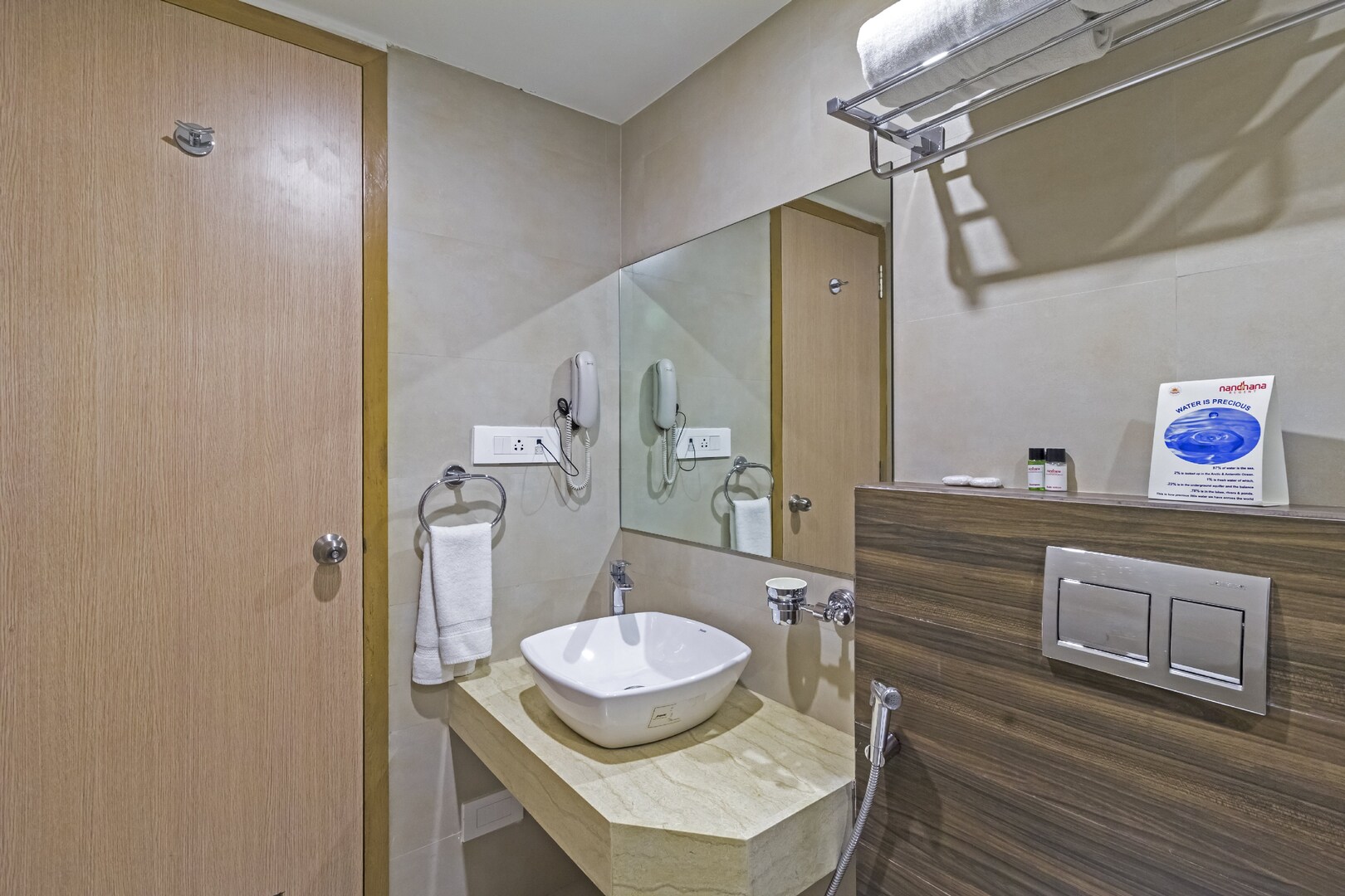 hotel la sara regent