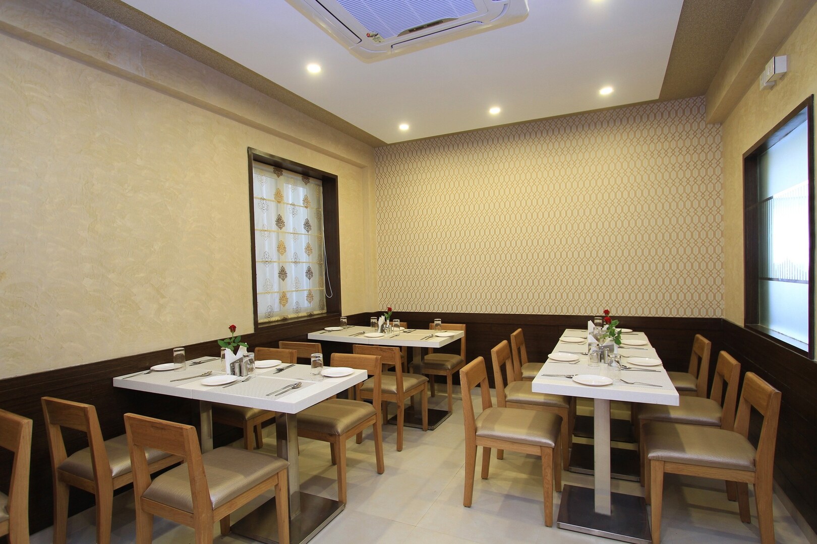 hotel la sara regent