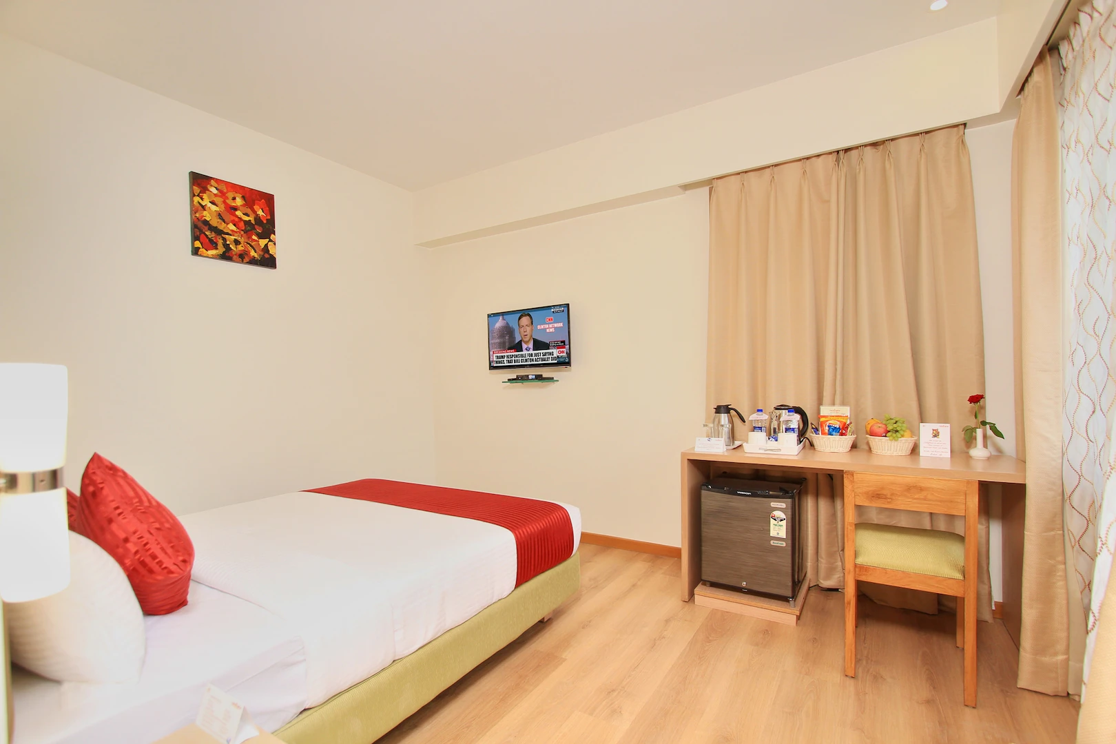 hotel la sara regent