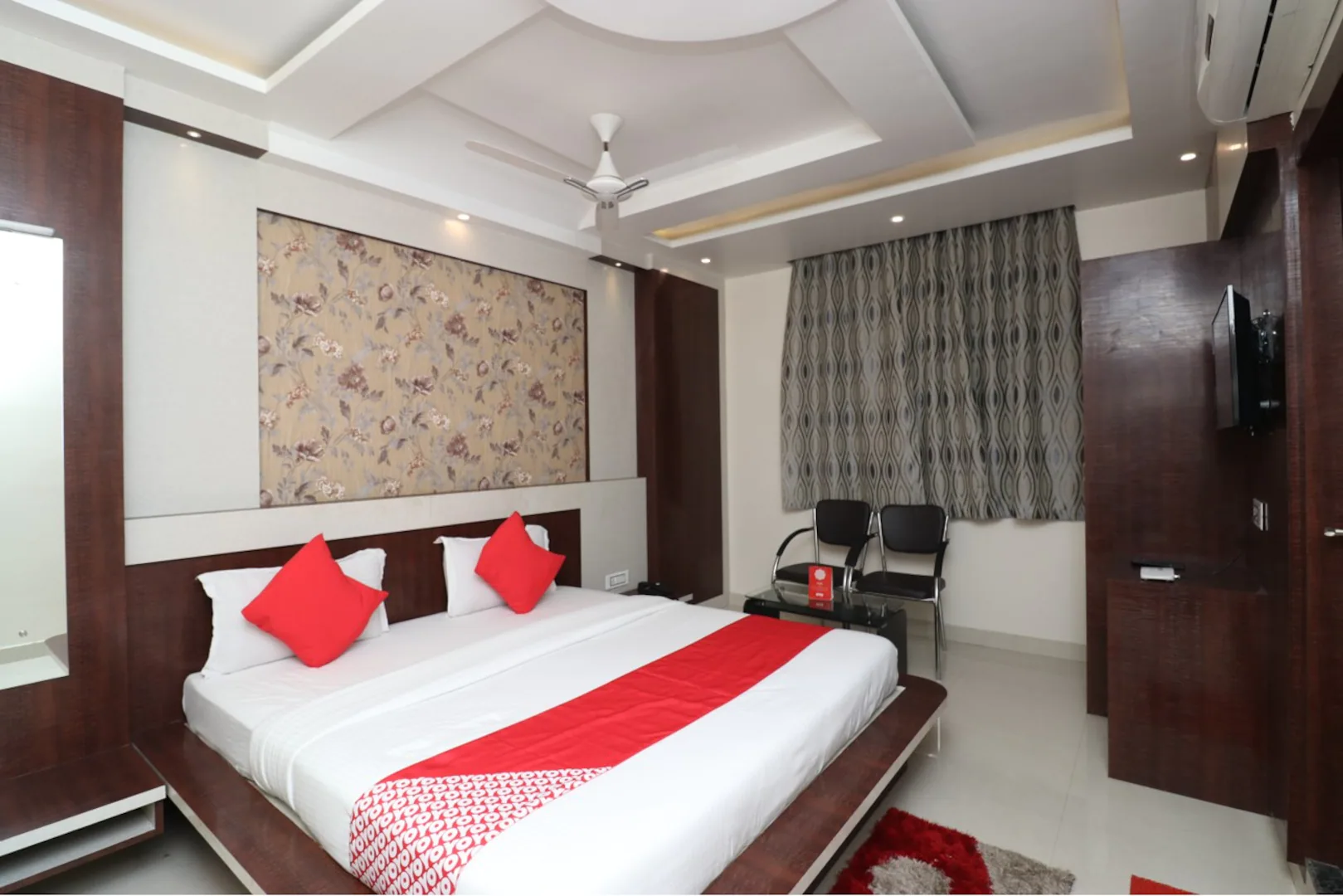 hotel anand international