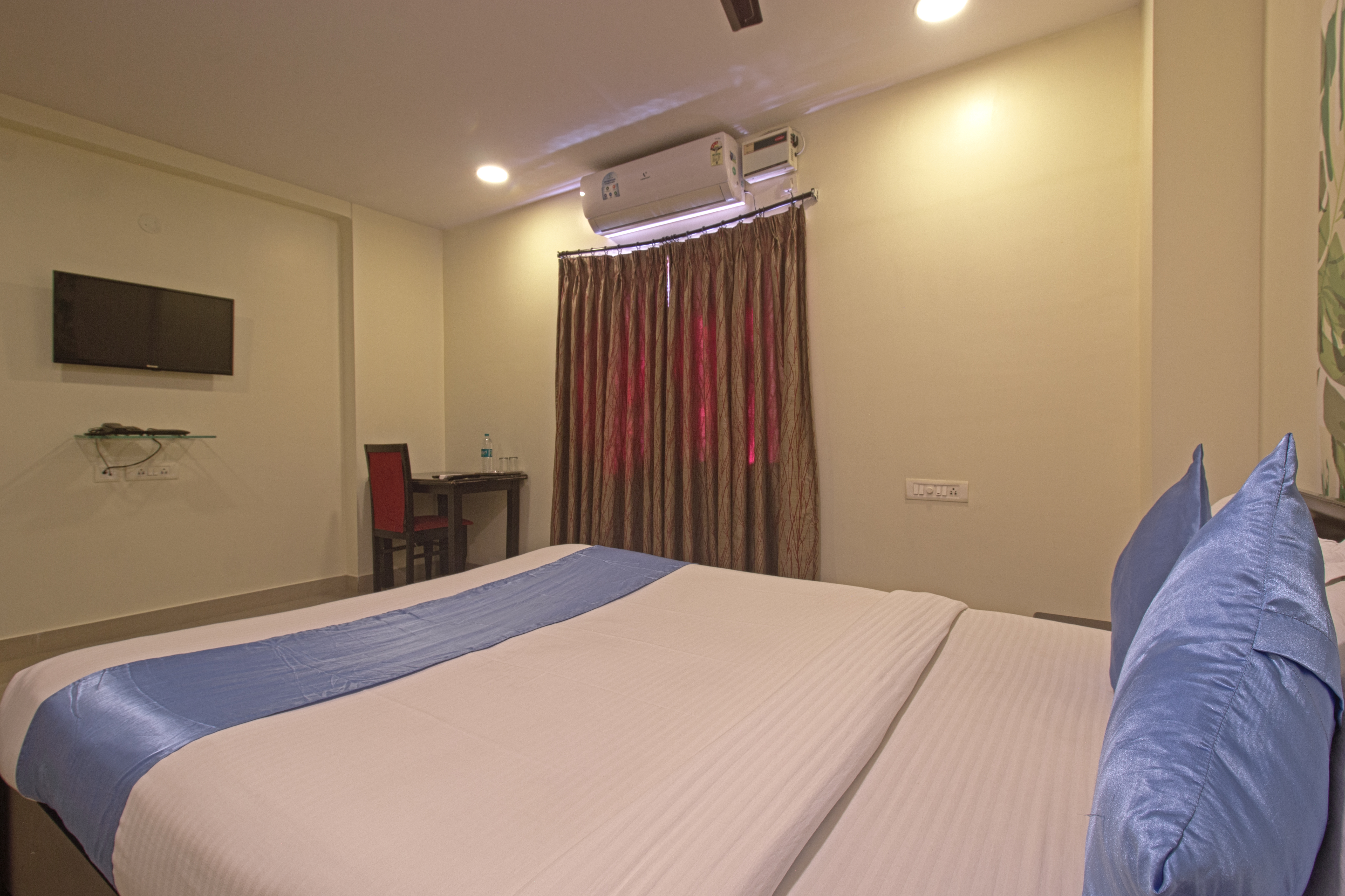 hotel ns royal emirates jubilee