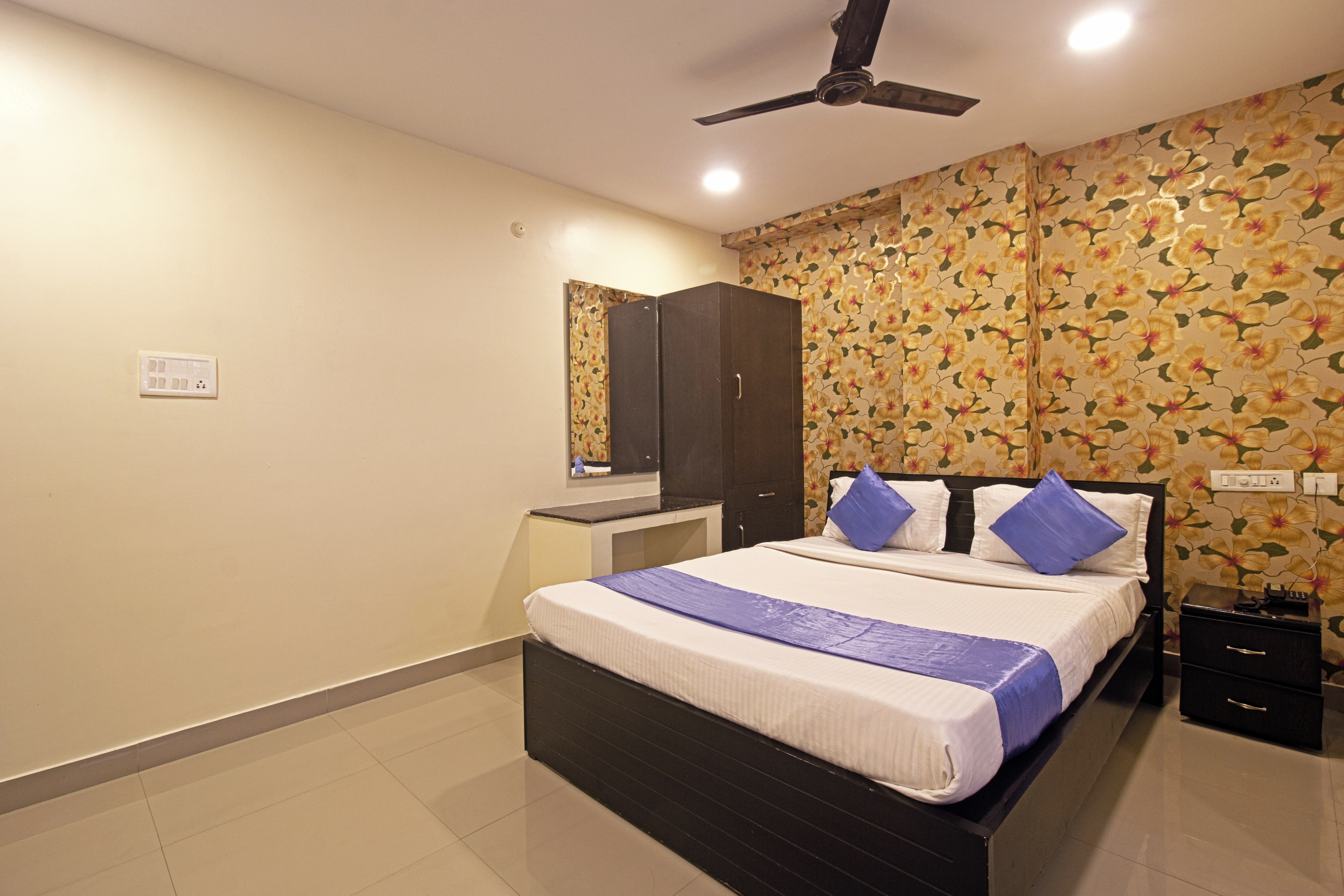 hotel ns royal emirates jubilee