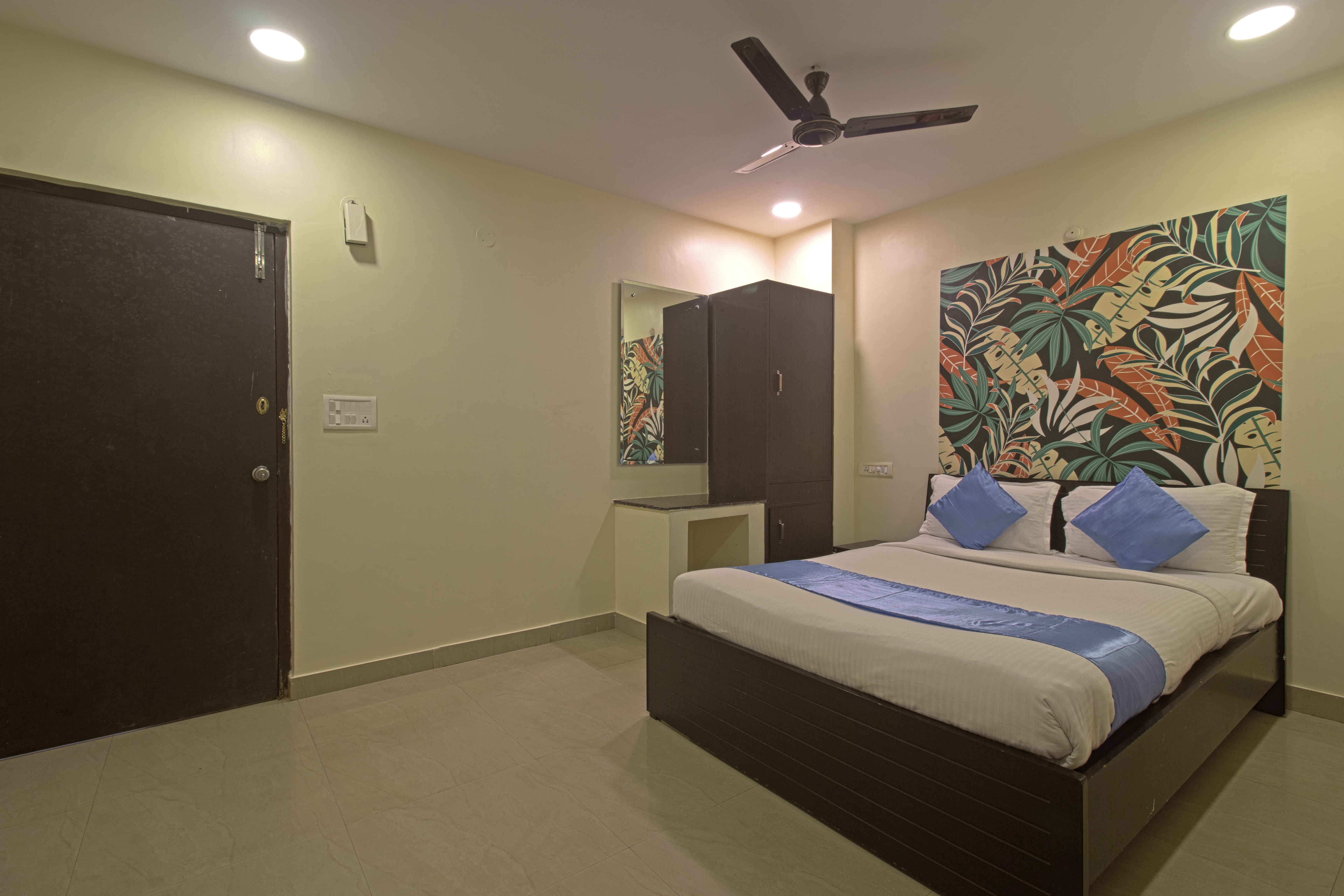 hotel ns royal emirates jubilee