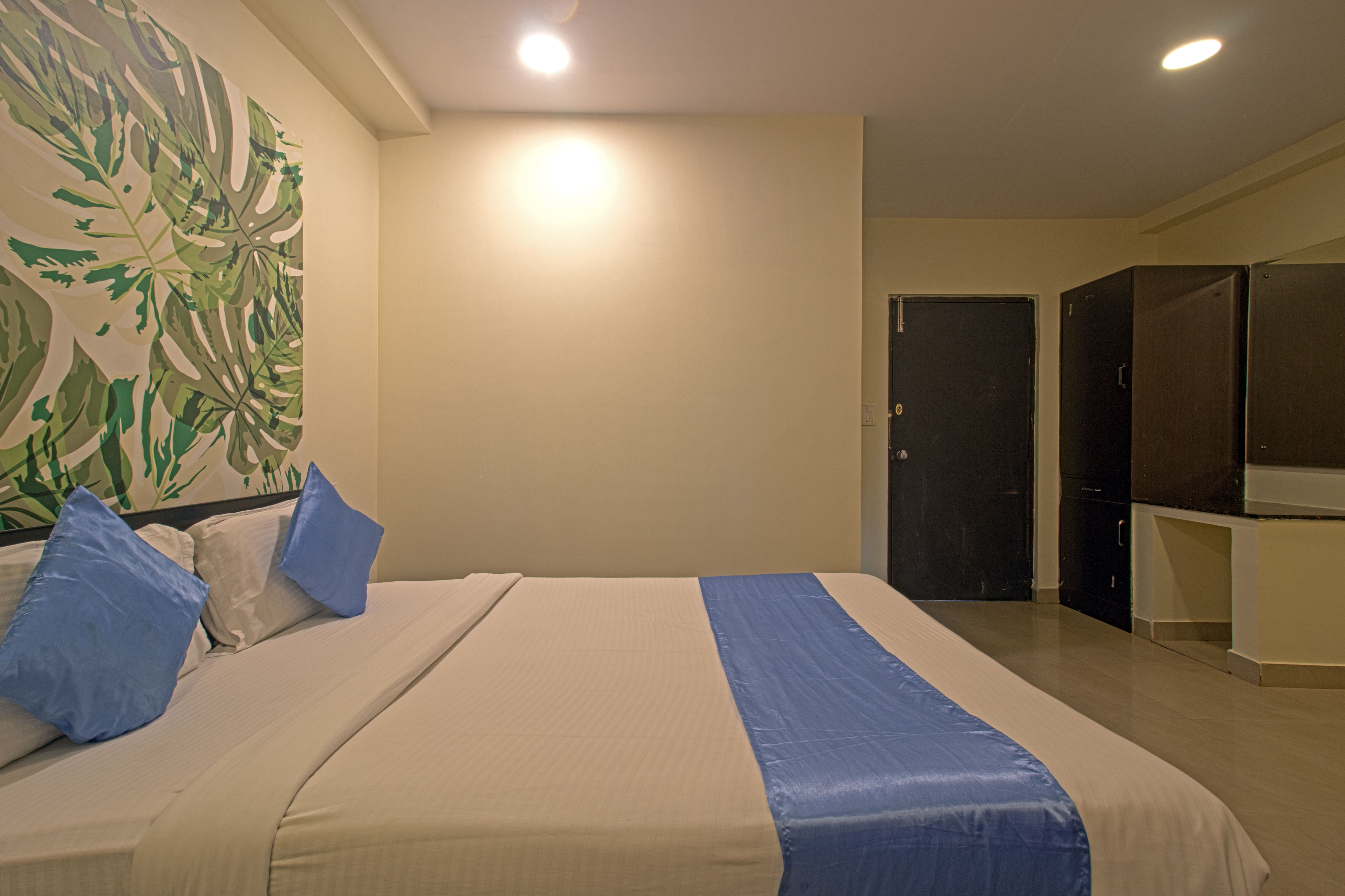 hotel ns royal emirates jubilee