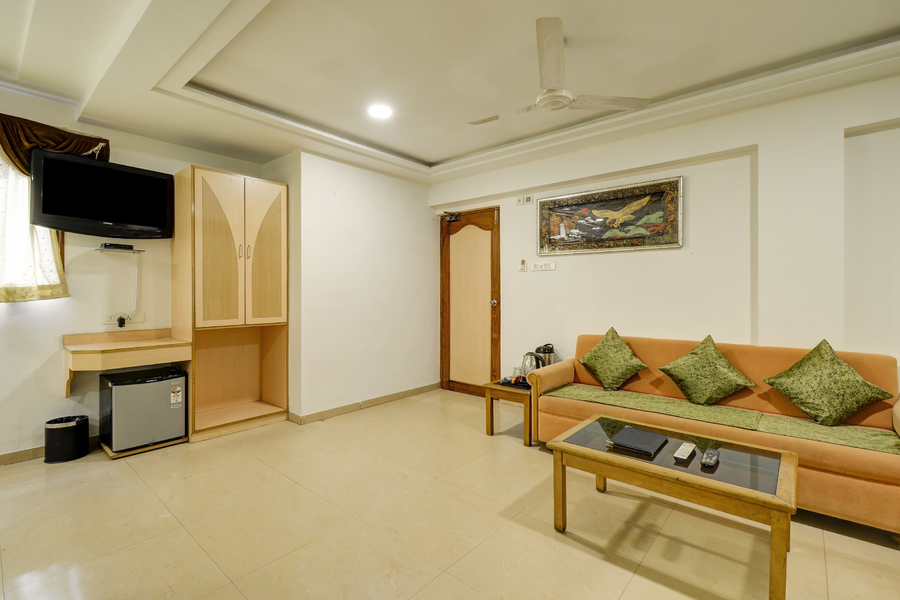 Hotel Maruti,Pritamnagar,Near Ellisbridge, Paldi, Ellis Bridge, Ahmedabad, India, 380006,2 star